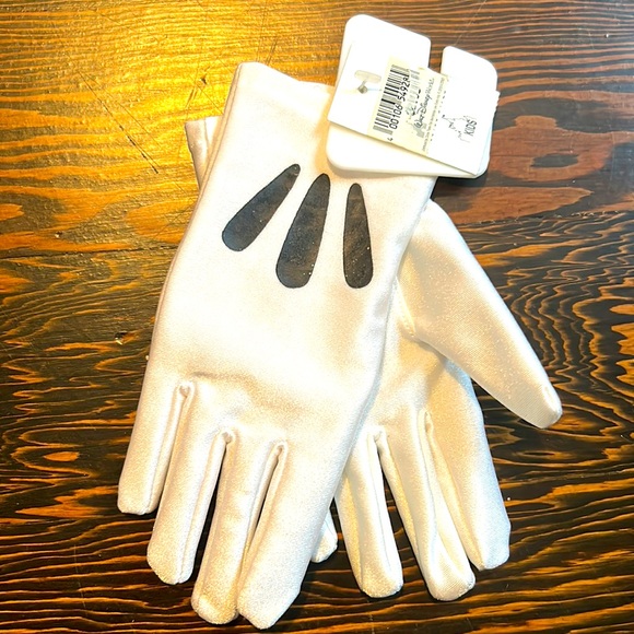 Accessories | Nwt Kids Disney Mickey Mouse White Gloves | Poshmark